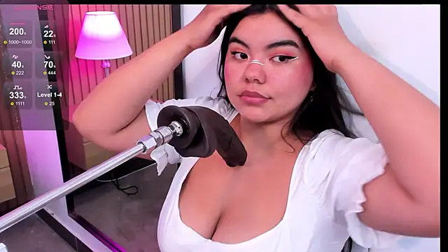 klhoe boobs online show from March 21, 2026, 4:14 am