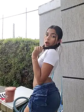 Snapshot of Mariangel_11 chatting on March 7, 2025, 2:12 pm Mariangel 11 online show from March 7, 2025, 2:12 pm