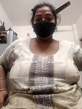 zeepe19 online show from November 19, 2025, 5:40 am