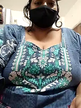 zeepe19 online show from November 30, 2025, 7:25 pm