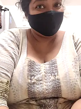 zeepe19 online show from November 11, 2025, 5:52 pm