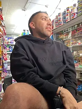 JuanZapata33 online show from February 23, 2026, 9:04 pm