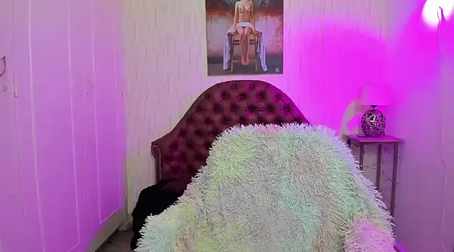 charlotte ebony online show from March 14, 2025, 7:12 pm