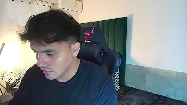 Snapshot of man_dur07 chatting on November 29, 2025, 6:19 pm man dur07 online show from November 29, 2025, 6:19 pm