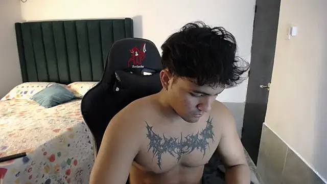 Snapshot of man_dur07 chatting on November 19, 2025, 9:04 pm man dur07 online show from November 19, 2025, 9:04 pm