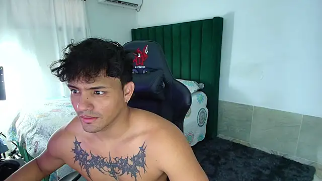 Snapshot of man_dur07 chatting on February 18, 2026, 9:22 pm man dur07 online show from February 18, 2026, 9:22 pm