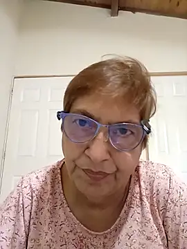 florecita69 online show from December 17, 2025, 1:49 pm