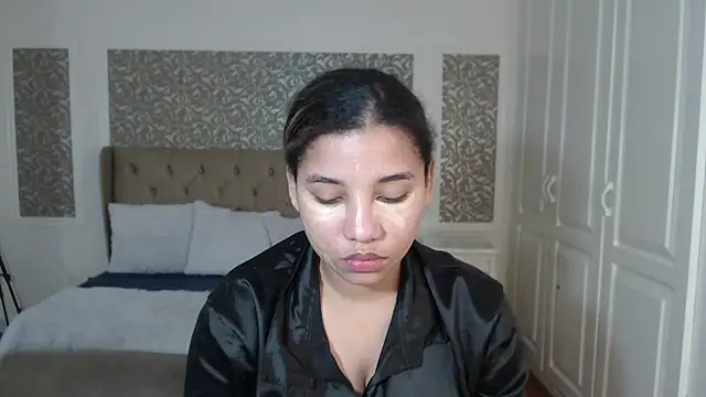 Snapshot of Mayaa_ross chatting on November 30, 2025, 7:36 pm Mayaa ross online show from November 30, 2025, 7:36 pm