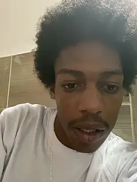 Snapshot of LarryCollin chatting on March 12, 2025, 9:44 am LarryCollin online show from March 12, 2025, 9:44 am