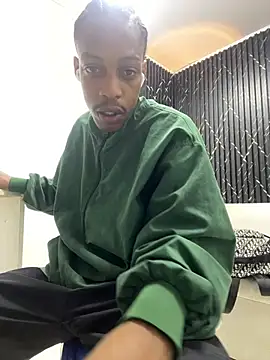 Snapshot of LarryCollin chatting on March 17, 2025, 3:36 am LarryCollin online show from March 17, 2025, 3:36 am