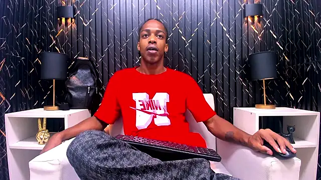 Snapshot of LarryCollin chatting on March 1, 2025, 6:46 am LarryCollin online show from March 1, 2025, 6:46 am