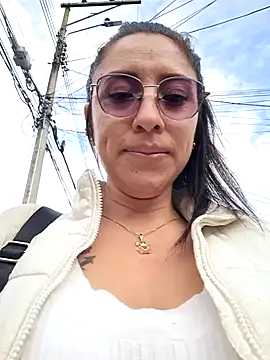 Snapshot of VALERY-03_ chatting on February 13, 2025, 12:32 pm VALERY-03 online show from February 13, 2025, 12:32 pm