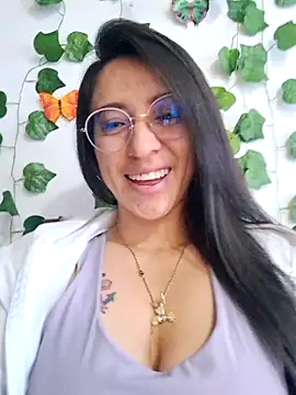 Snapshot of VALERY-03_ chatting on September 20, 2025, 12:10 pm VALERY-03 online show from September 20, 2025, 12:10 pm