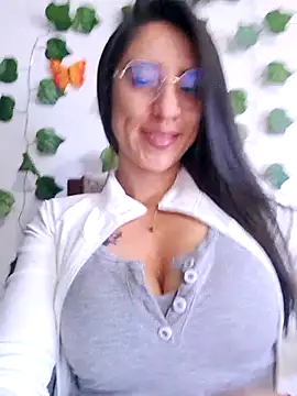 Snapshot of VALERY-03_ chatting on September 22, 2025, 12:00 pm VALERY-03 online show from September 22, 2025, 12:00 pm