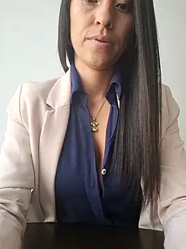 Snapshot of VALERY-03_ chatting on February 19, 2025, 1:06 pm VALERY-03 online show from February 19, 2025, 1:06 pm