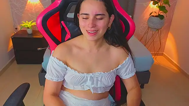 Snapshot of angelica_dymond chatting on December 18, 2025, 7:40 pm angelica dymond online show from December 18, 2025, 7:40 pm