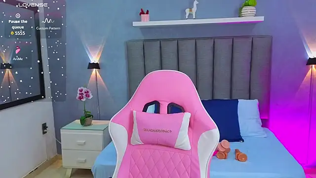 angelica dymond online show from October 17, 2025, 12:07 pm