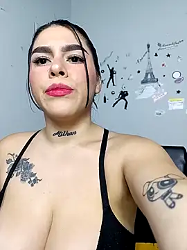 Snapshot of BigTits_Kitty chatting on October 20, 2025, 6:15 am BigTits Kitty online show from October 20, 2025, 6:15 am