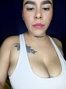 Snapshot of BigTits_Kitty chatting on March 4, 2026, 6:43 am BigTits Kitty online show from March 4, 2026, 6:43 am