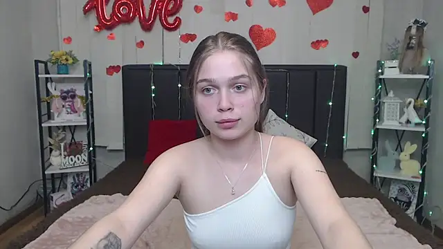 LaraPika online show from May 11, 2026, 2:56 pm