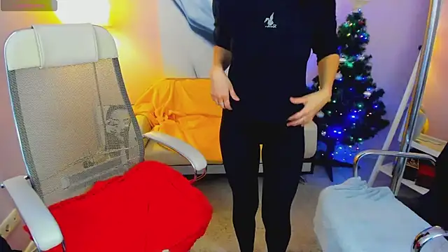 EricaAndPenelopa online show from December 24, 2024, 8:49 pm