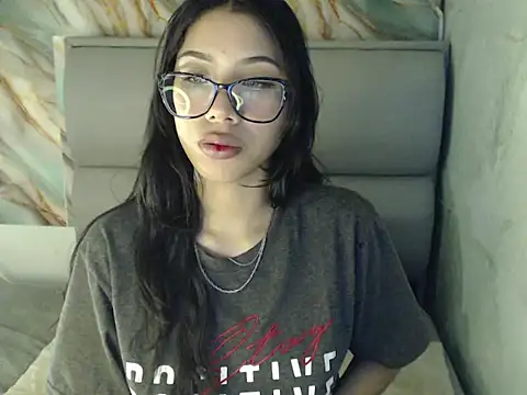 AmberJeong online show from October 8, 2025, 5:57 pm