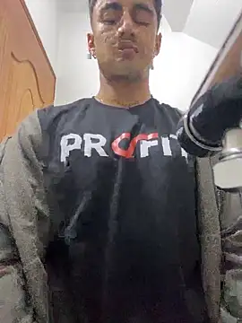 Snapshot of Danifornari chatting on October 31, 2025, 2:52 am Danifornari online show from October 31, 2025, 2:52 am