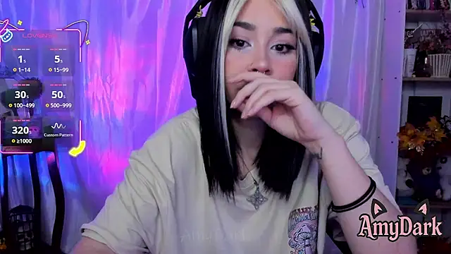 Snapshot of _AmyDark chatting on February 8, 2026, 10:40 pm AmyDark online show from February 8, 2026, 10:40 pm