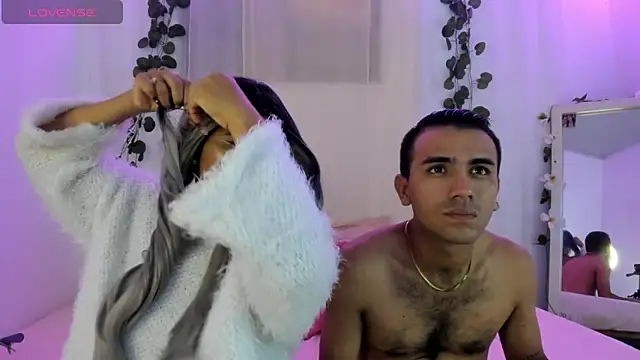 Snapshot of catalina_and_roger chatting on October 18, 2025, 3:19 am catalina and roger online show from October 18, 2025, 3:19 am