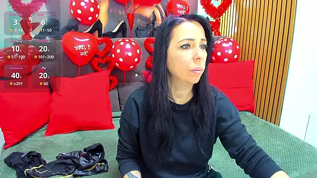 Snapshot of LauraSin chatting on February 13, 2026, 4:34 am LauraSin online show from February 13, 2026, 4:34 am