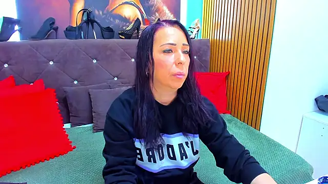 LauraSin online show from May 20, 2026, 6:05 pm