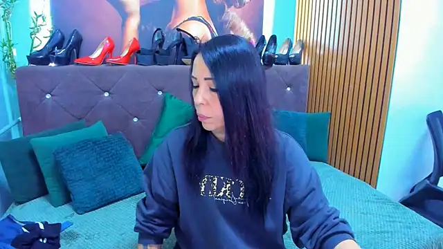 LauraSin online show from October 6, 2025, 3:19 am