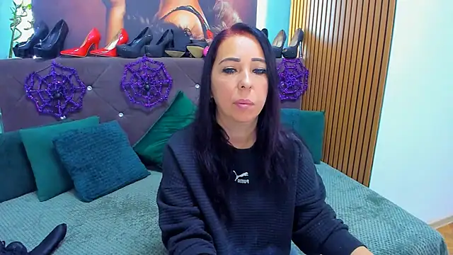 LauraSin online show from October 25, 2025, 3:38 am