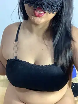 Snapshot of Jeroliee_viyana chatting on July 29, 2026, 6:51 pm Jeroliee viyana online show from July 29, 2026, 6:51 pm
