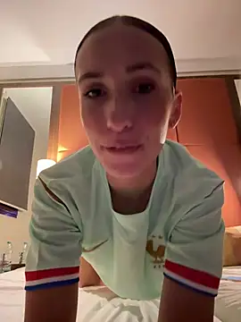 lola tentatiion online show from July 4, 2026, 8:35 pm