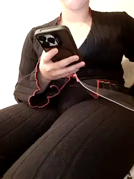 Snapshot of mimaa chatting on December 24, 2024, 10:06 pm mimaa online show from December 24, 2024, 10:06 pm