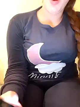 Snapshot of mimaa chatting on December 25, 2024, 9:33 pm mimaa online show from December 25, 2024, 9:33 pm