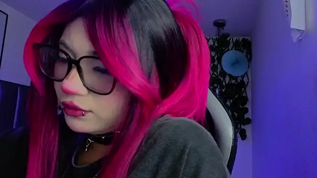 Snapshot of Kitty_Gang chatting on May 16, 2026, 1:48 am Kitty Gang online show from May 16, 2026, 1:48 am