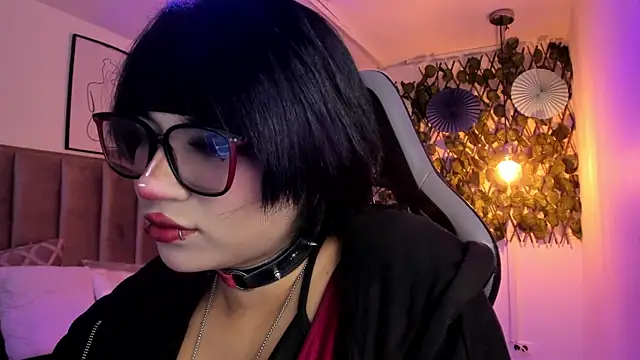 Snapshot of Kitty_Gang chatting on April 28, 2026, 1:48 am Kitty Gang online show from April 28, 2026, 1:48 am