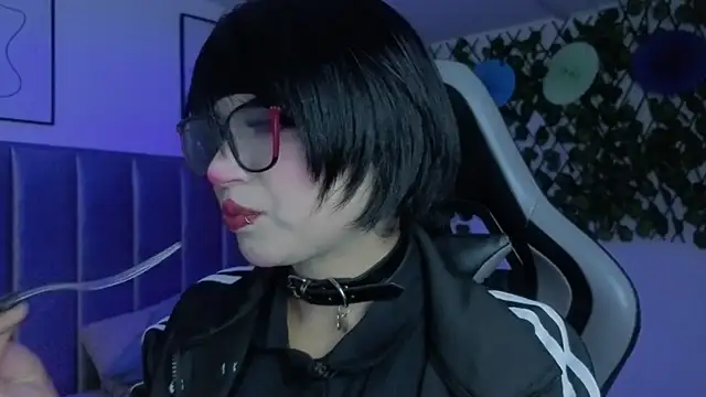 Snapshot of Kitty_Gang chatting on May 14, 2026, 1:57 am Kitty Gang online show from May 14, 2026, 1:57 am