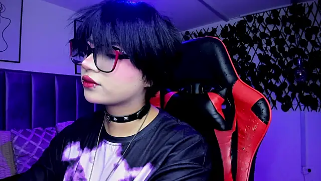 Kitty Gang online show from March 4, 2026, 1:24 am