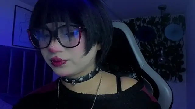 Snapshot of Kitty_Gang chatting on May 12, 2026, 1:24 am Kitty Gang online show from May 12, 2026, 1:24 am