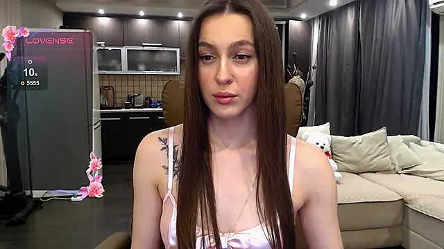 Doll Jasmine  online show from April 5, 2026, 5:19 pm