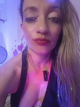 Snapshot of emma_collson chatting on March 8, 2026, 2:04 am emma collson online show from March 8, 2026, 2:04 am