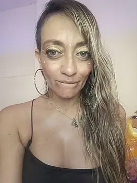 Snapshot of emma_collson chatting on March 19, 2026, 12:43 am emma collson online show from March 19, 2026, 12:43 am