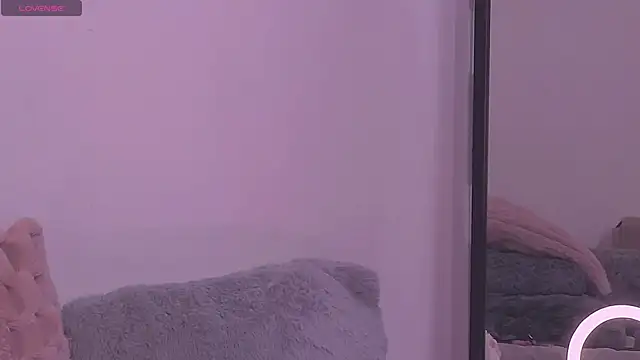 Snapshot of Ariel__Blossom chatting on April 20, 2026, 6:16 am Ariel Blossom online show from April 20, 2026, 6:16 am