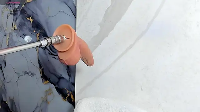 dazhia lee online show from September 13, 2025, 12:27 pm