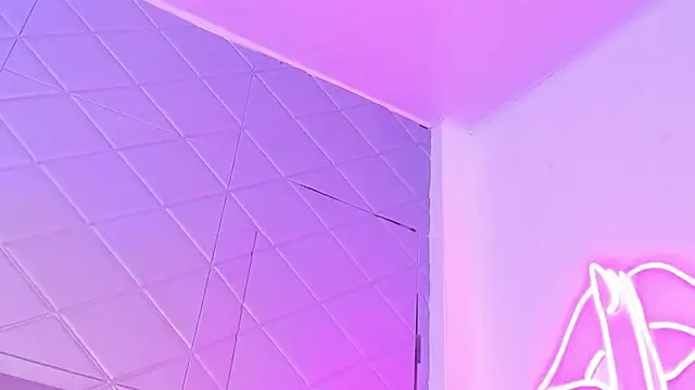 Snapshot of DogirlyWoof chatting on January 6, 2025, 9:30 am DogirlyWoof online show from January 6, 2025, 9:30 am