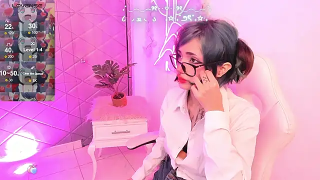 Snapshot of DogirlyWoof chatting on February 6, 2025, 8:07 am DogirlyWoof online show from February 6, 2025, 8:07 am