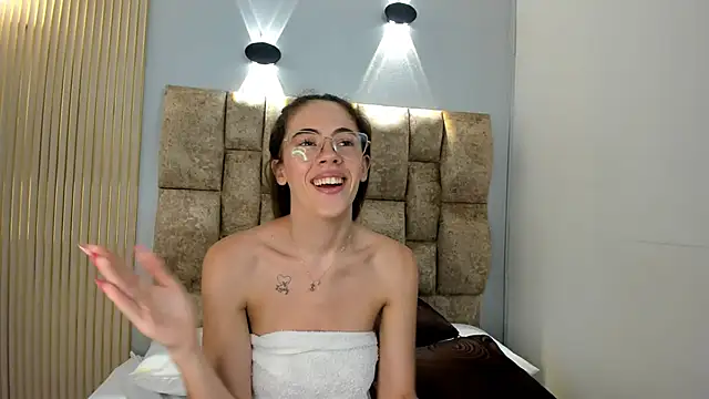 Snapshot of yulievans chatting on March 18, 2025, 7:22 am yulievans online show from March 18, 2025, 7:22 am